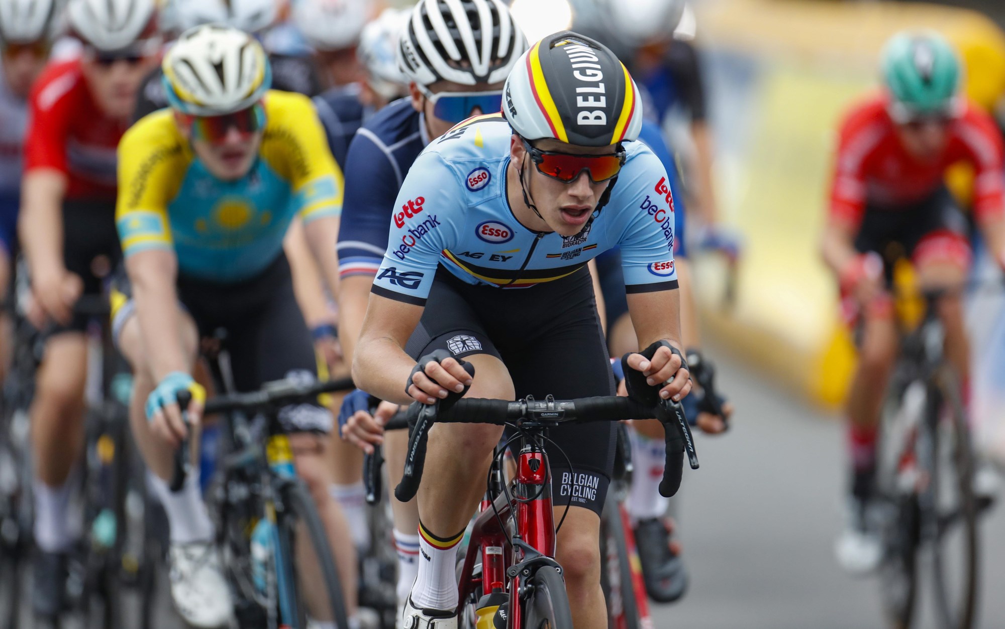 Belgisch toptalent Cian Uijtdebroeks: 'In het begin dacht ik dat ik naar Team Jumbo-Visma zou gaan' 