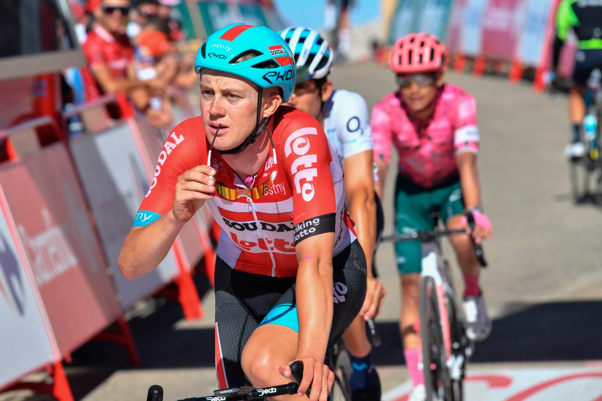 Lotto Soudal-talent Maxim Van Gils over eerste grote ronde: 'Ik kwam zeven kilo aan, was echt dik te